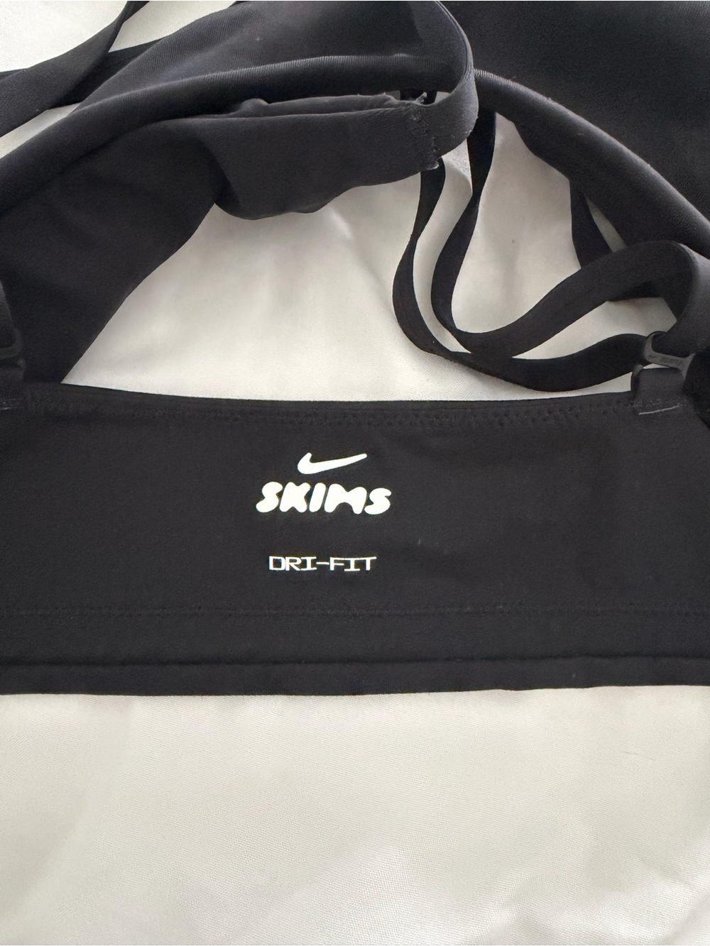 SKIMS Nike Scoop Neck Sports Bra - Picture 3 of 3